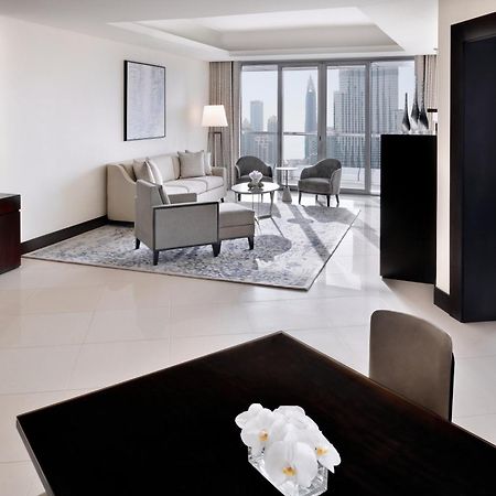 Hotel Address Downtown Dubai Esterno foto A suite at the Ritz-Carlton, DIFC