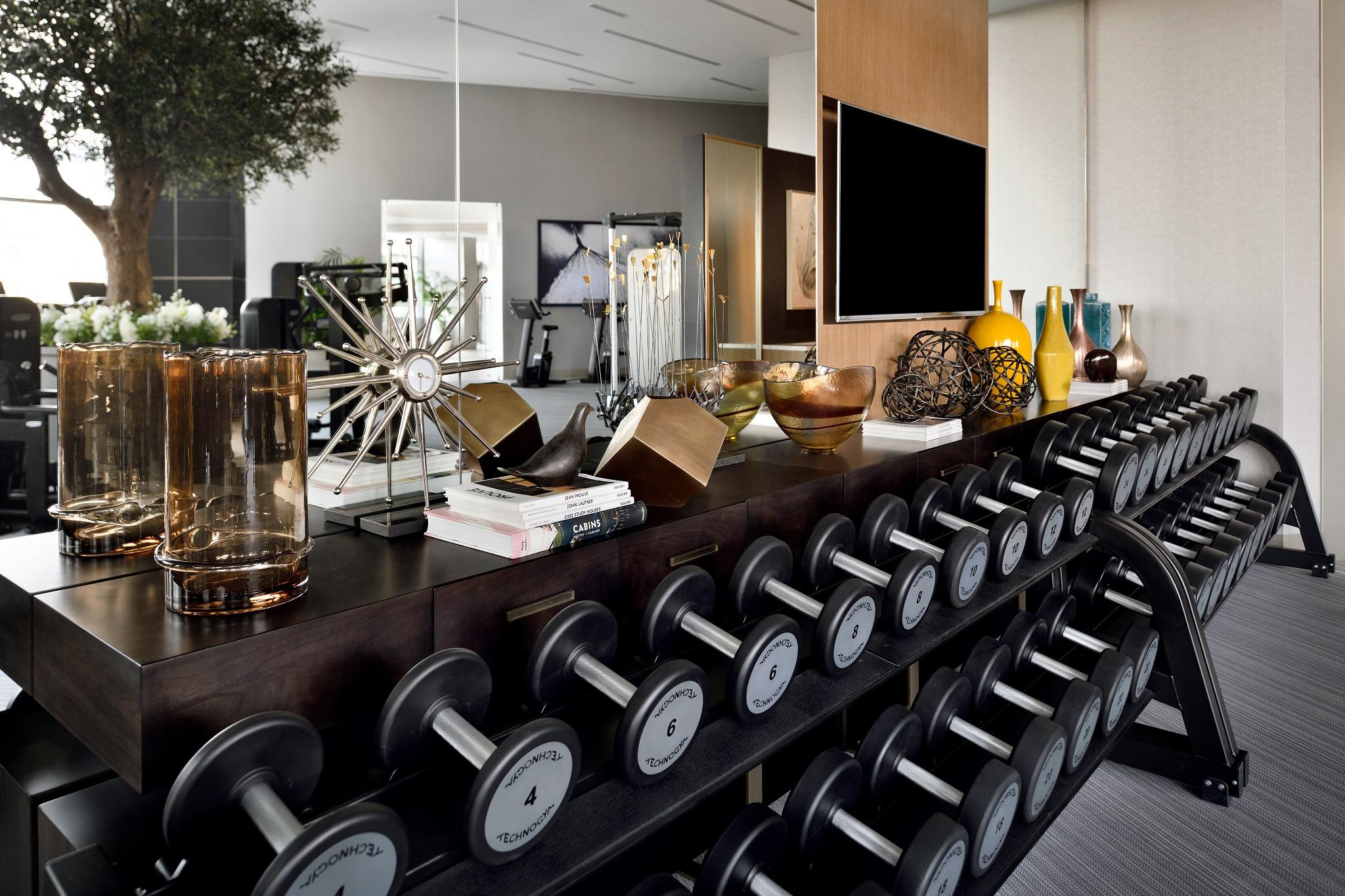 Hotel Address Downtown Dubai Esterno foto The gym at The Dorchester