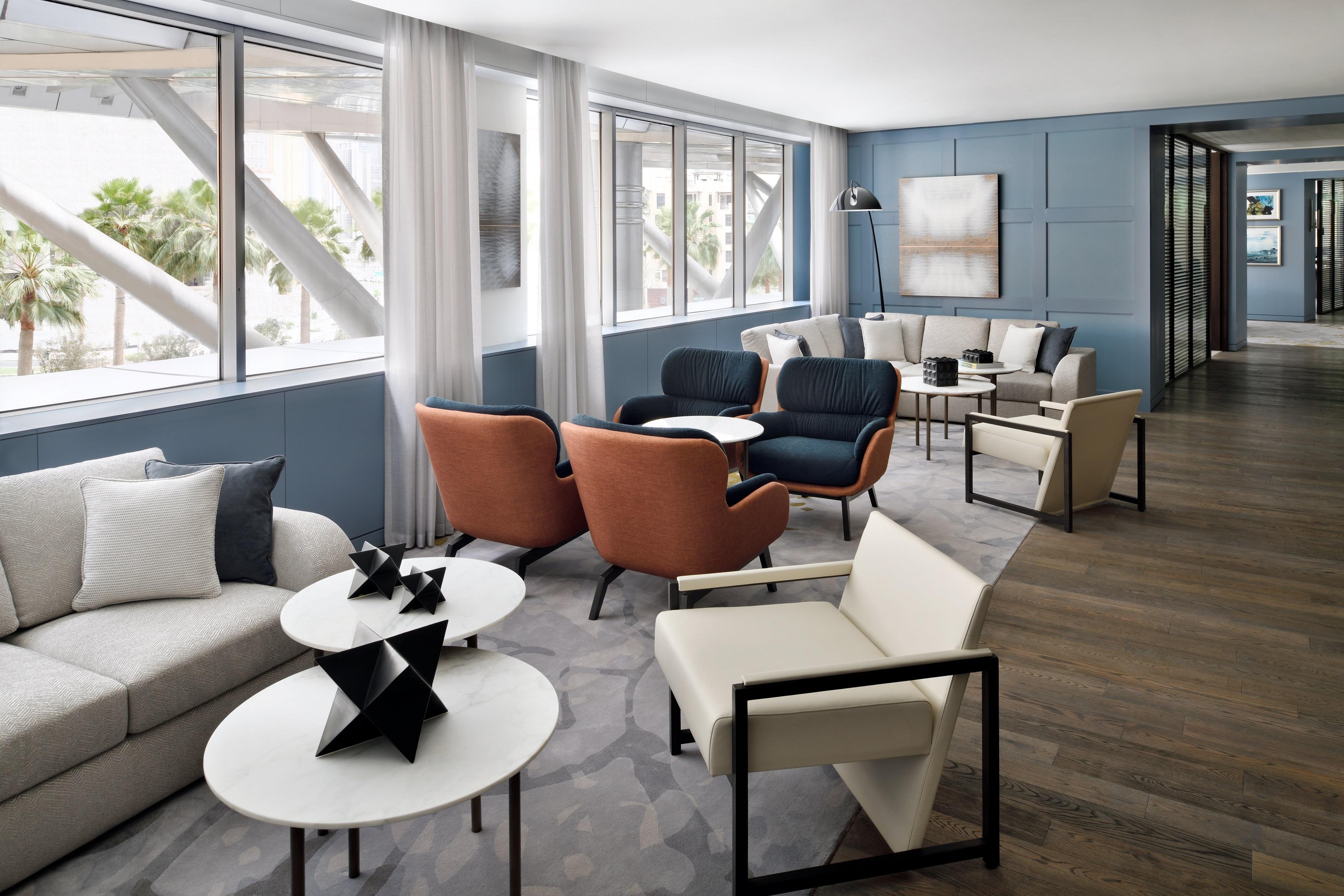 Hotel Address Downtown Dubai Esterno foto The Club at London Heathrow Airport
