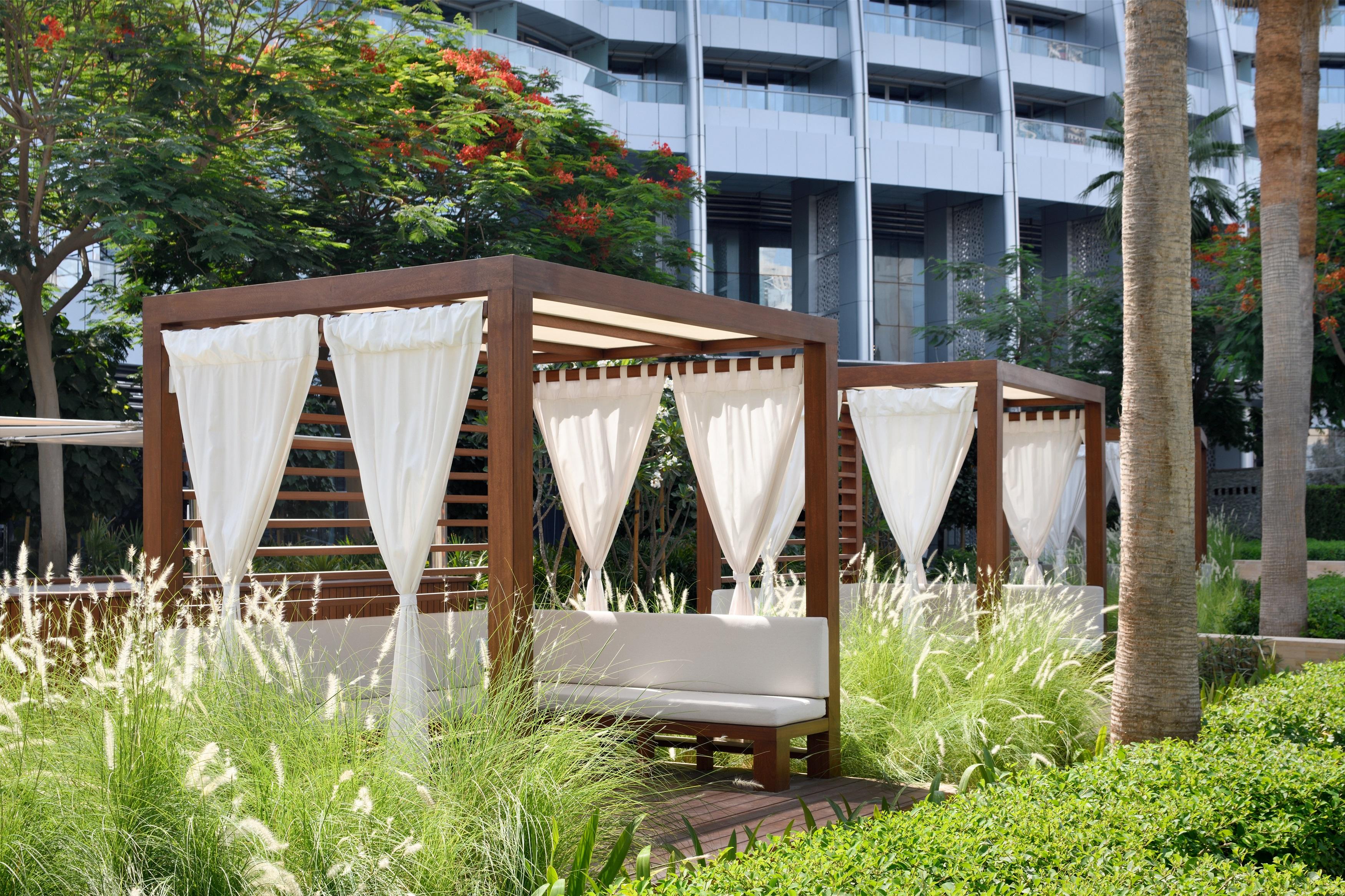 Hotel Address Downtown Dubai Esterno foto Cabana at the pool