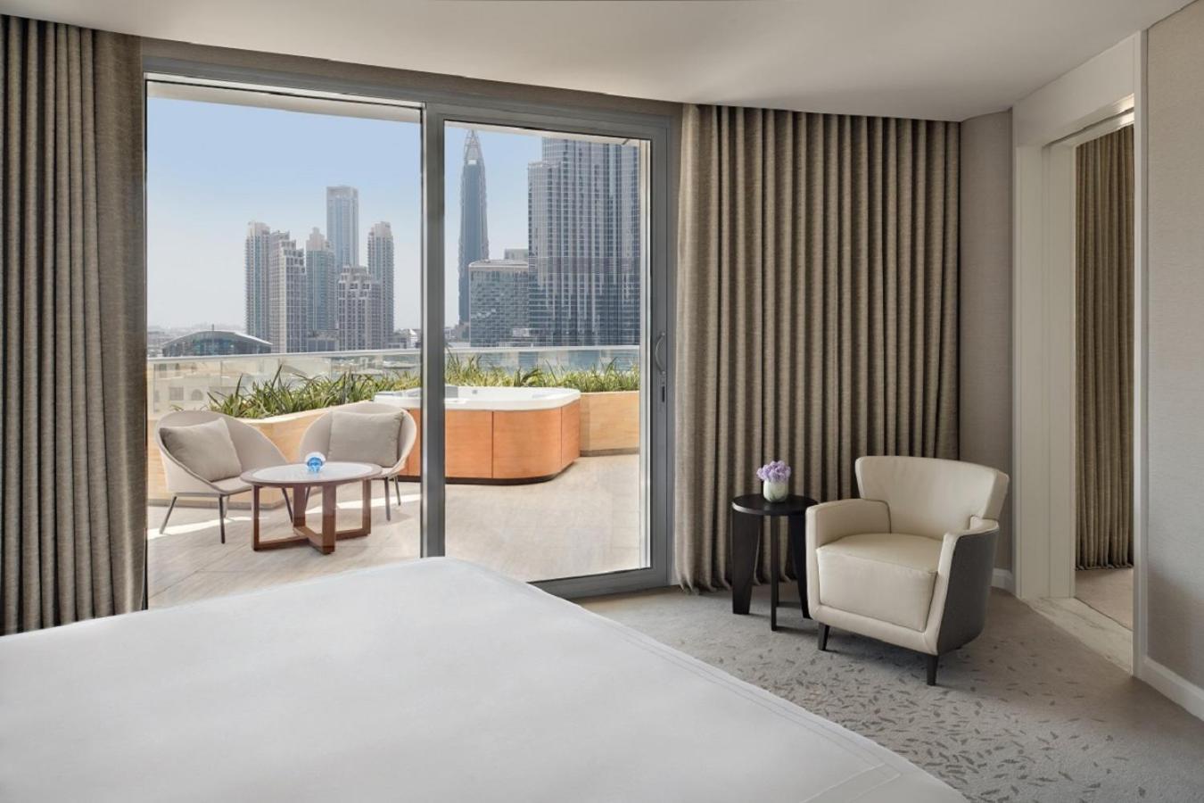 Hotel Address Downtown Dubai Esterno foto A typical bedroom