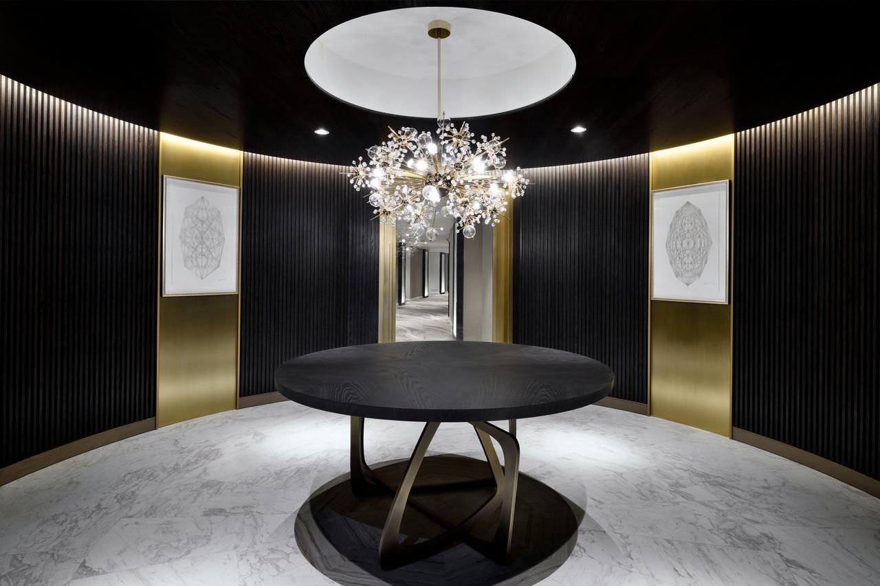 Hotel Address Downtown Dubai Esterno foto The interior of the new store