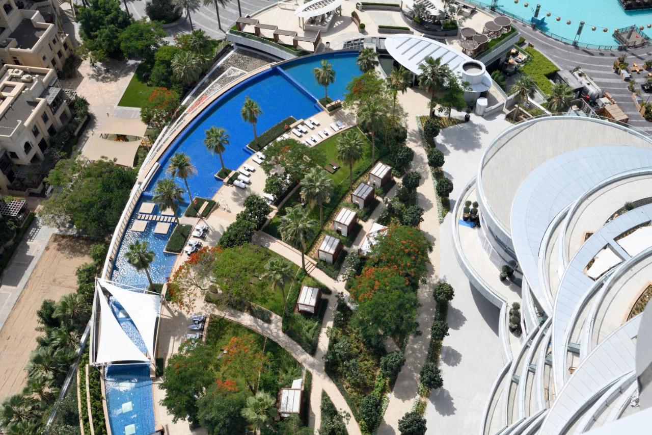 Hotel Address Downtown Dubai Esterno foto The pool deck